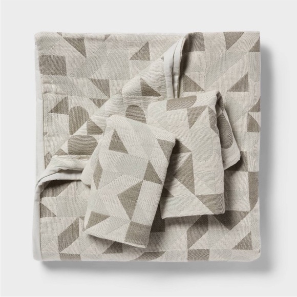 THRESHOLD NWT geo matelasse duvet & sham set -dark olive full/queen - Picture 3 of 9